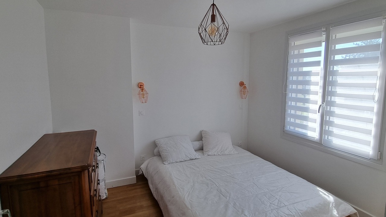 Photo of Bedroom in Chalons-en-Champagne