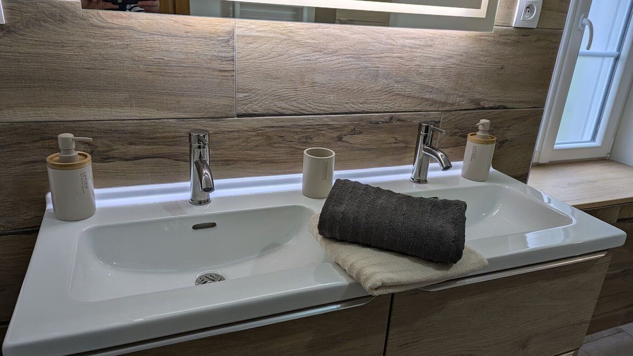 Photo of Bathroom in Flacey