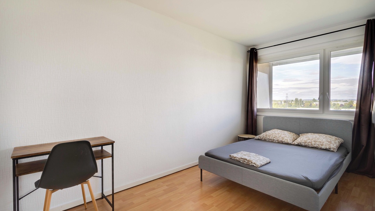 Photo of Bedroom in Ris Orangis