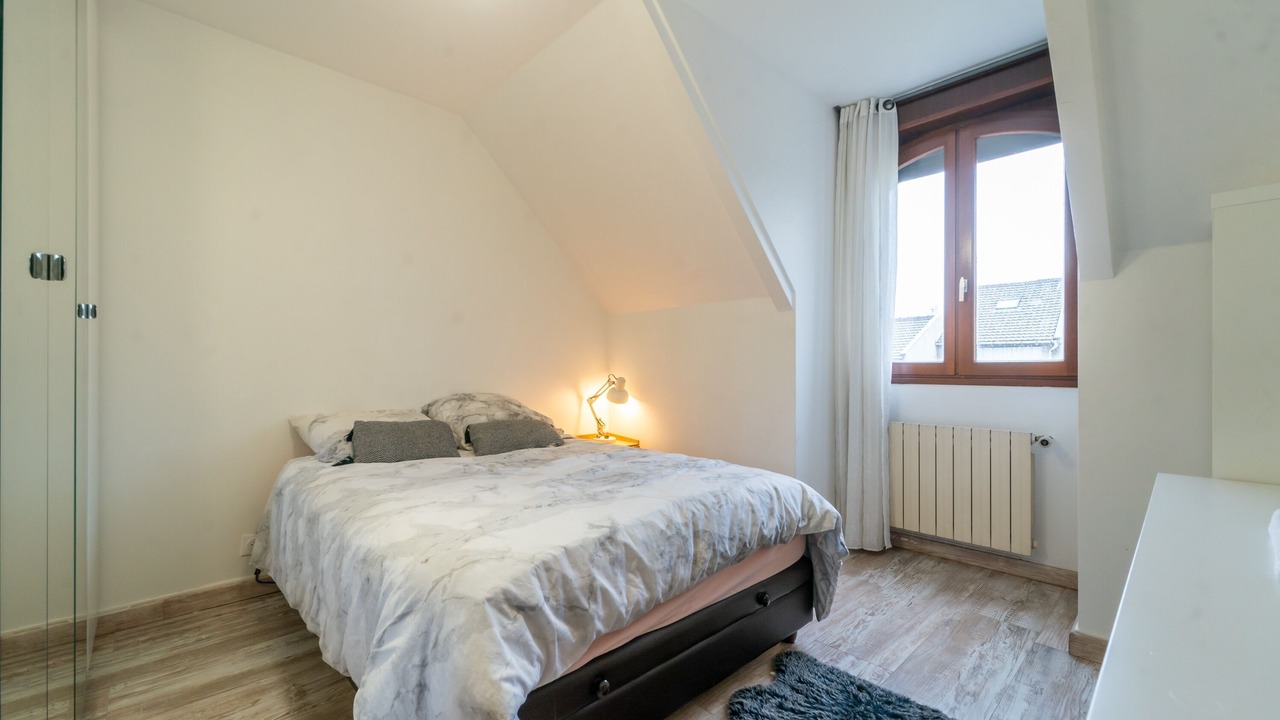 Photo of Bedroom in La Courneuve