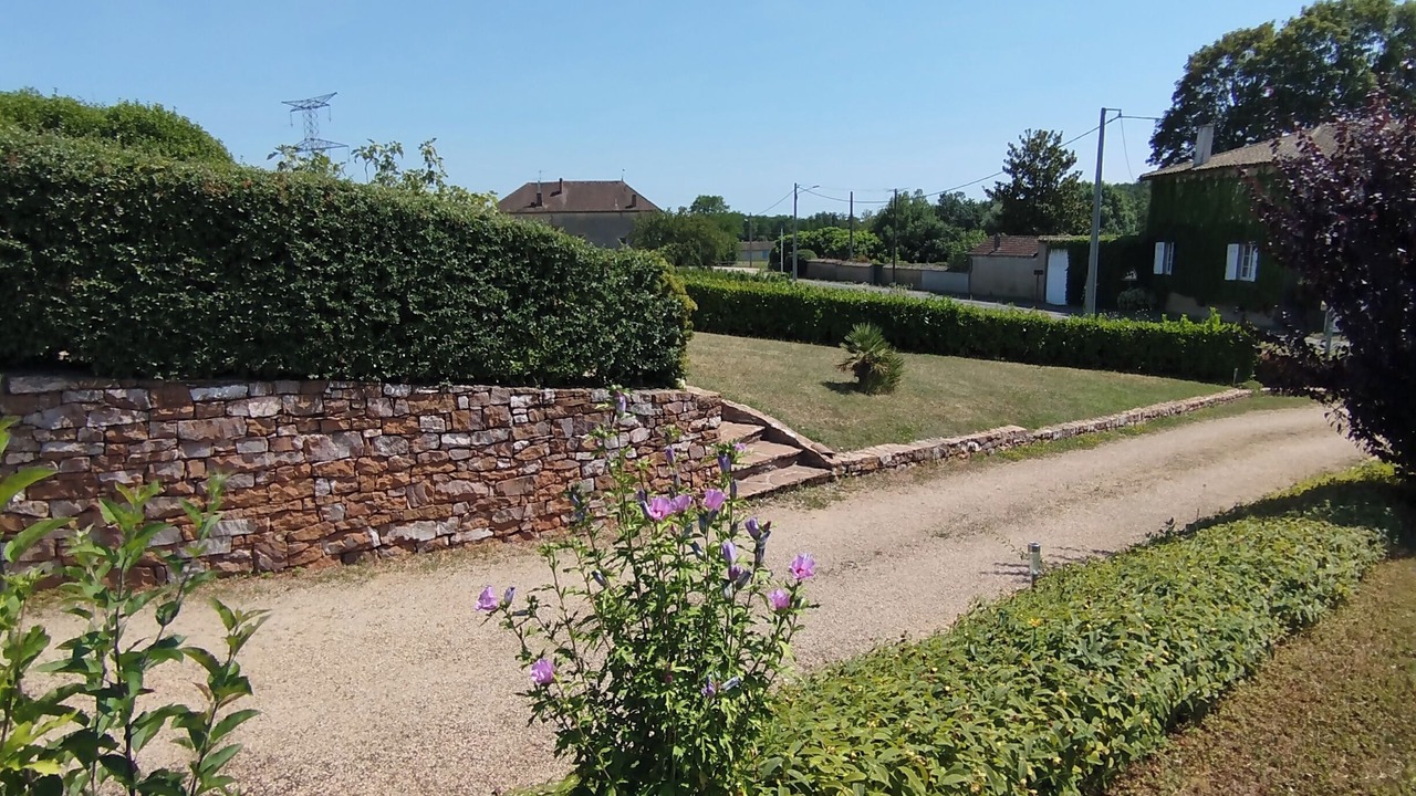 Photo of Outdoor in La Chapelle-de-Guinchay