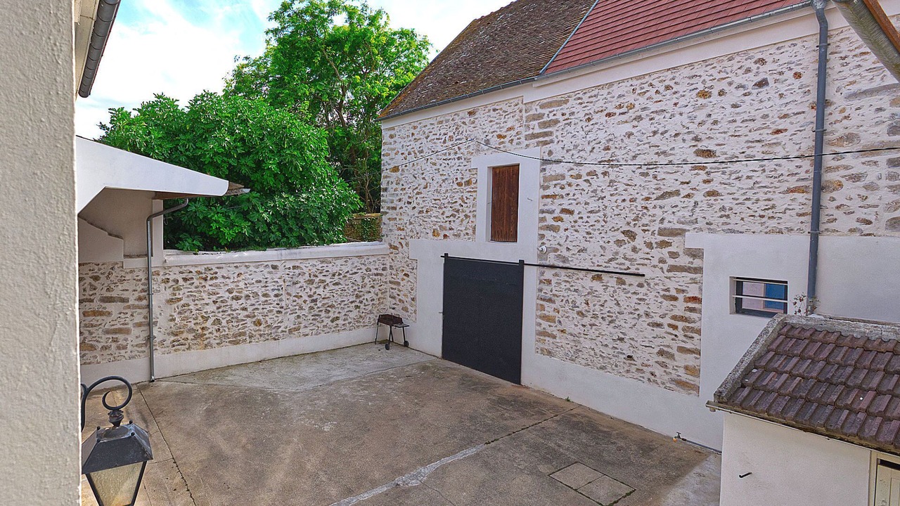 Photo of Outdoor in La Ville-du-Bois