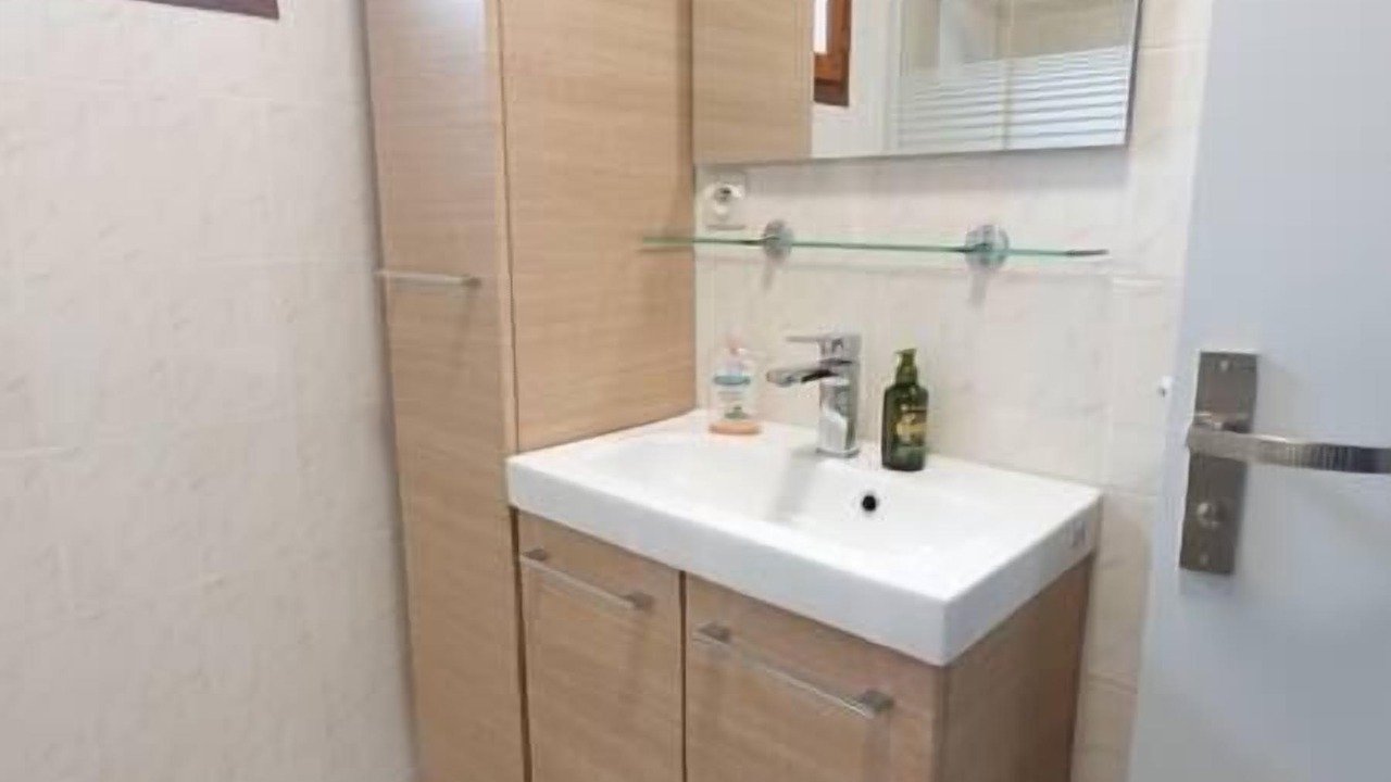 Photo of Bathroom in Carvin