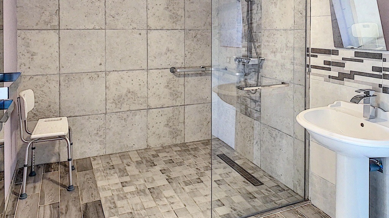 Photo of Bathroom in Grandcamp-Maisy