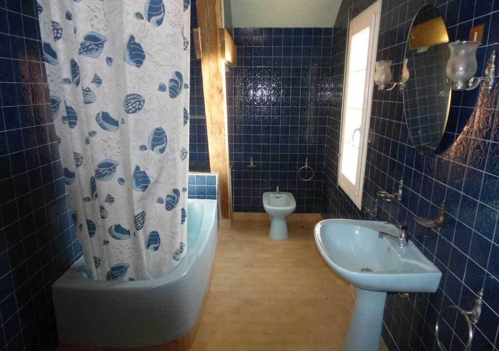 Photo of Bathroom in Precy-Notre-Dame