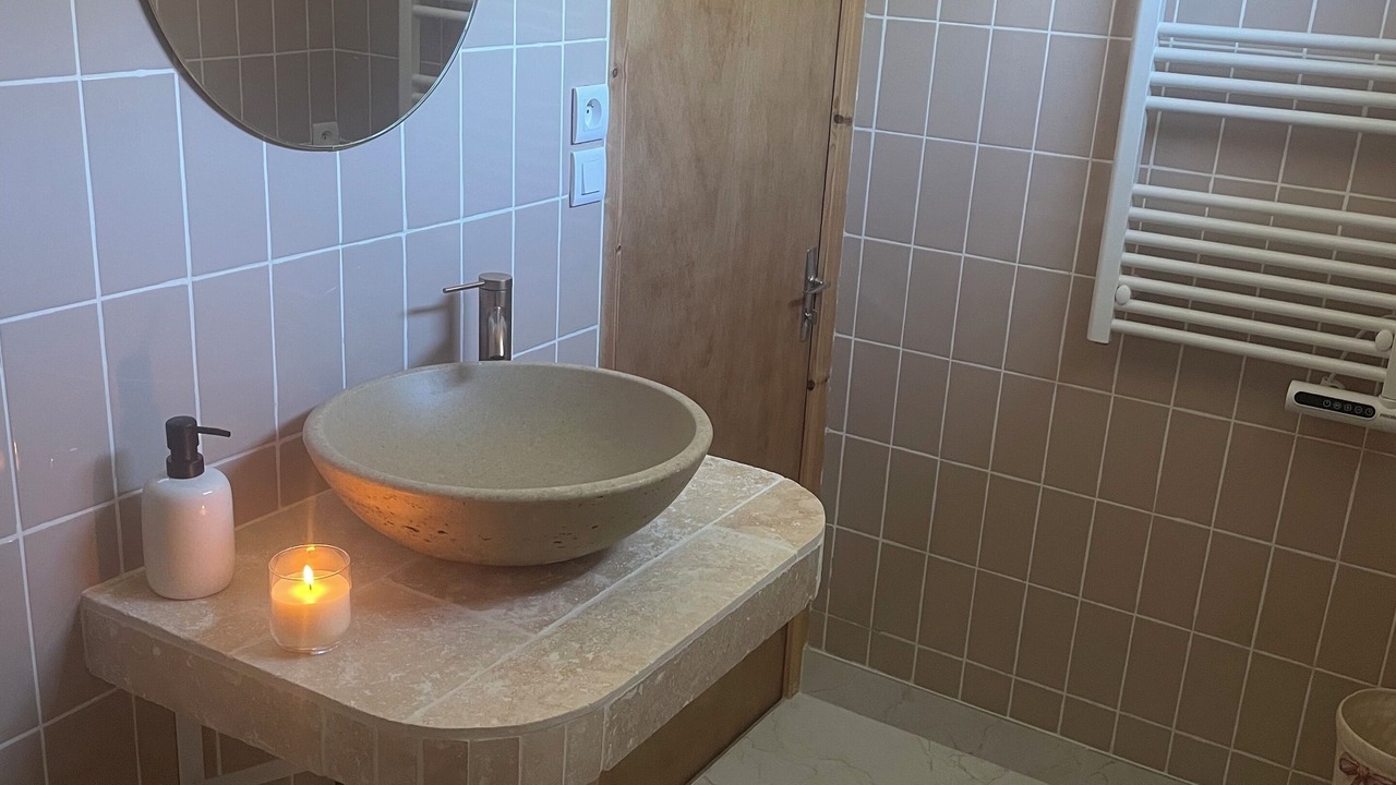 Photo of Bathroom in Barly