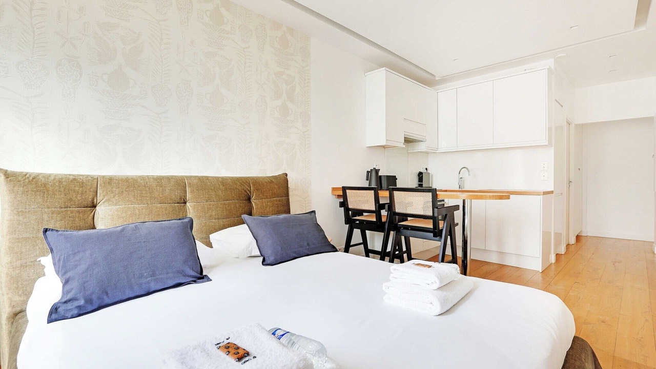 Photo of Bedroom in Levallois-Perret