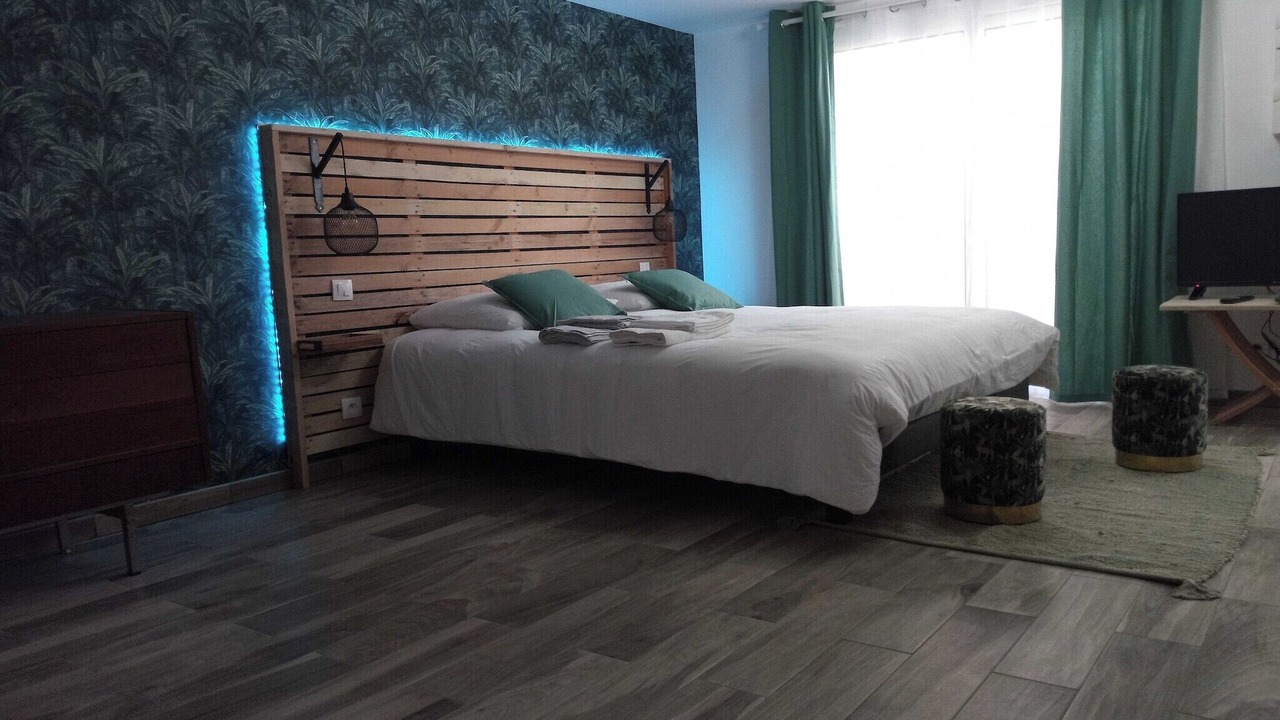 Photo of Bedroom in Orly