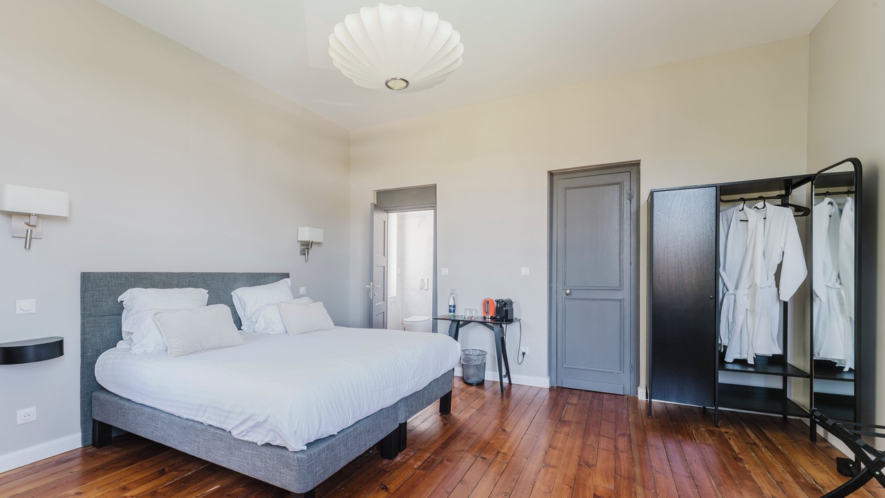 Photo of Bedroom in Picquigny