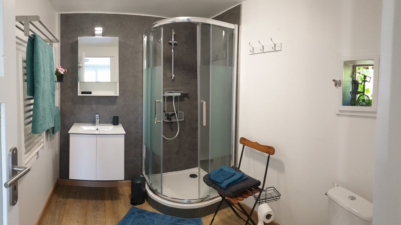 Photo of Bathroom in Guerville