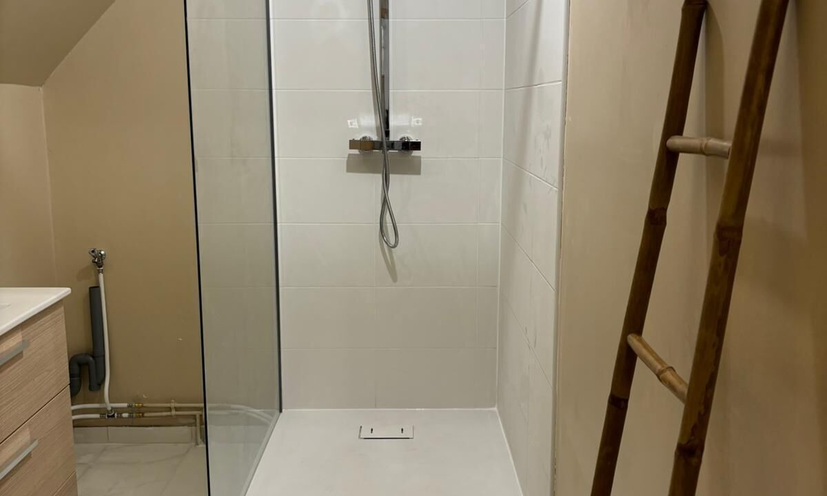 Photo of Bathroom in Droisy