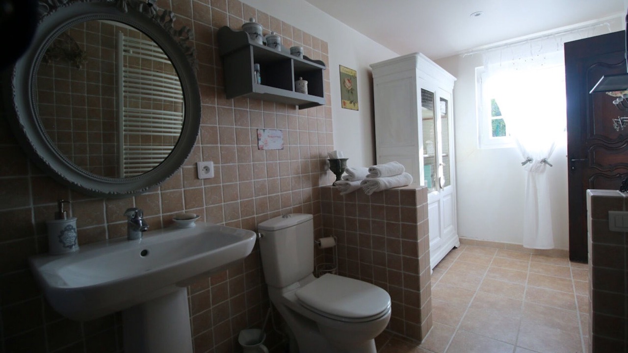 Photo of Bathroom in Suzay