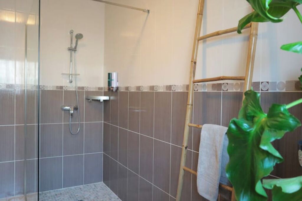 Photo of Bathroom in Meauce