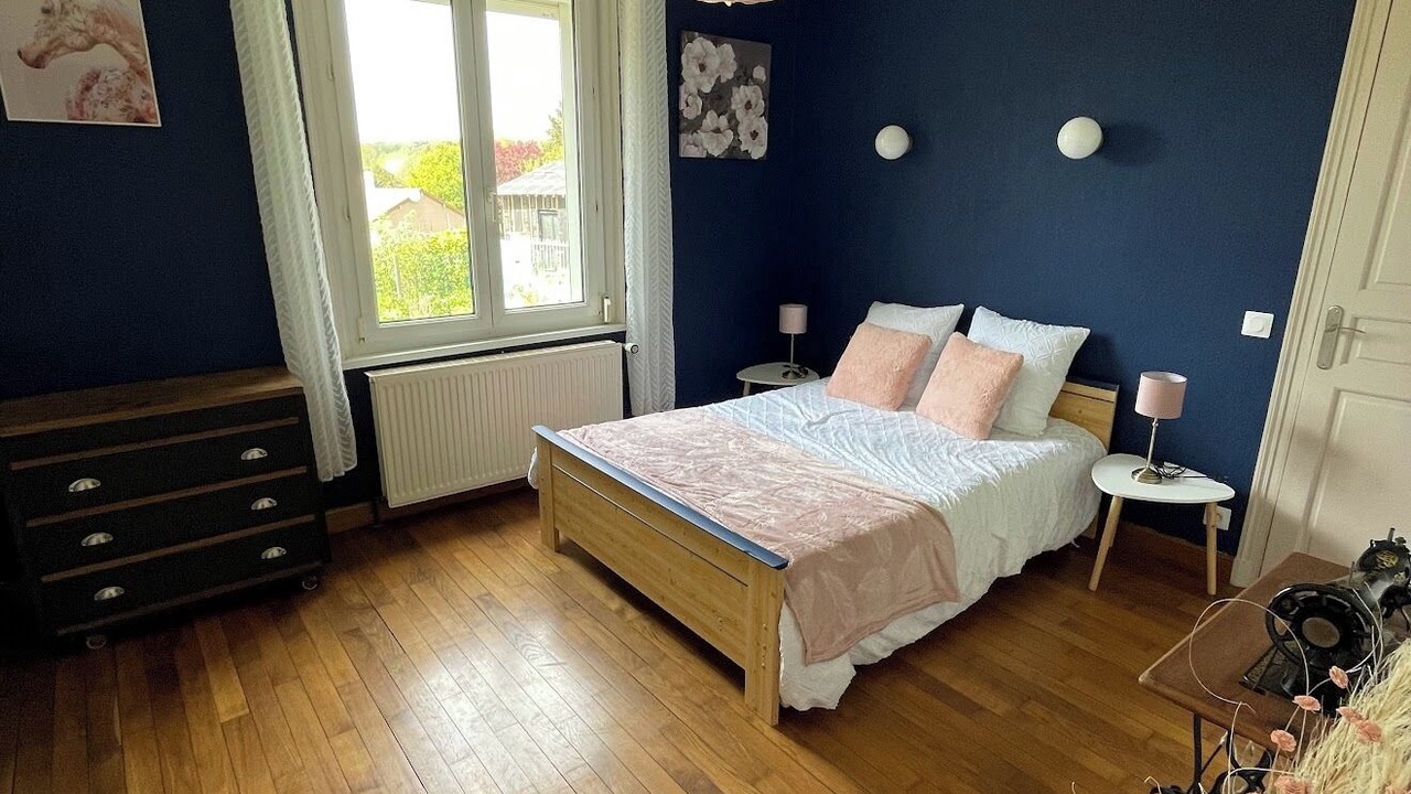 Photo of Bedroom in Coucy-le-Chateau-Auffrique