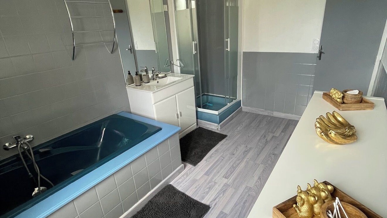 Photo of Bathroom in Coucy-le-Chateau-Auffrique