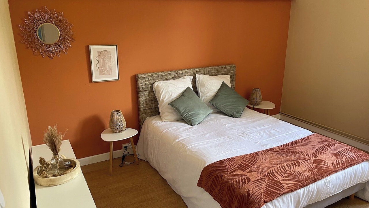 Photo of Bedroom in Coucy-le-Chateau-Auffrique