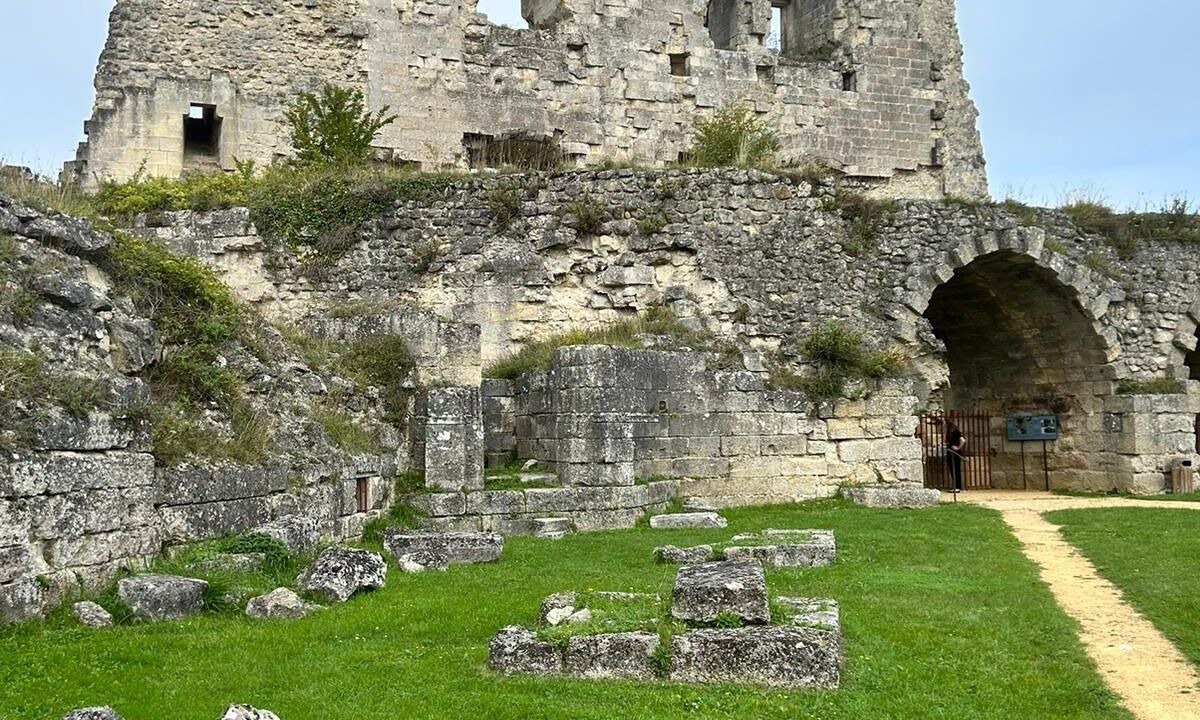 Photo of Others in Coucy-le-Chateau-Auffrique