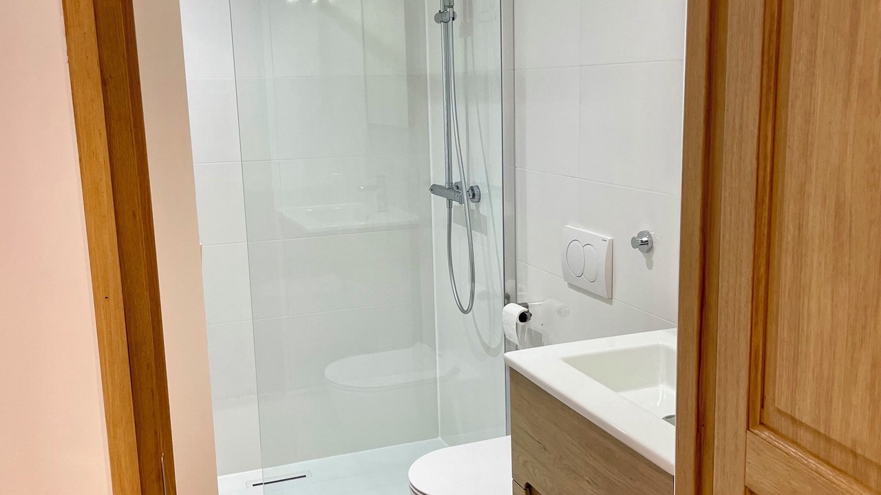 Photo of Bathroom in Offwiller