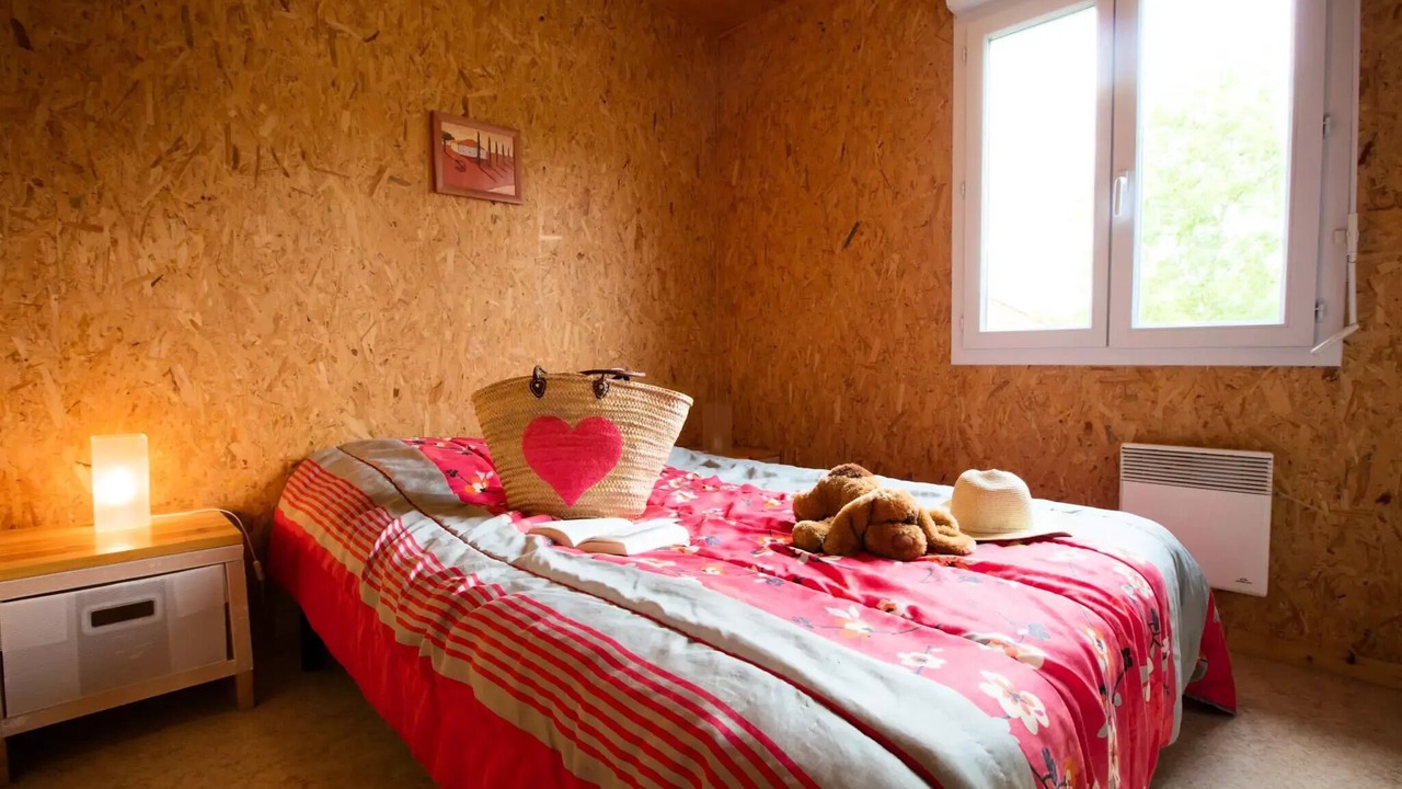 Photo of Bedroom in Longeau-Percey