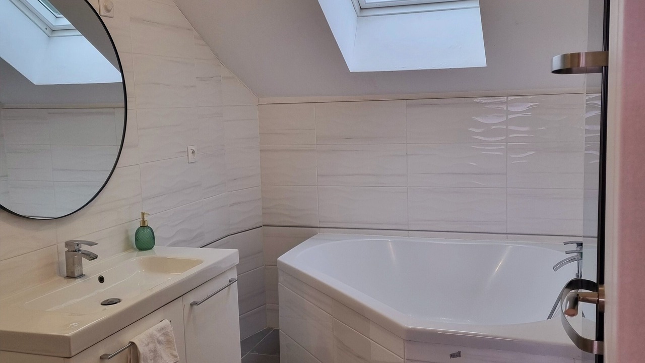 Photo of Bathroom in Chanteloup-les-Vignes