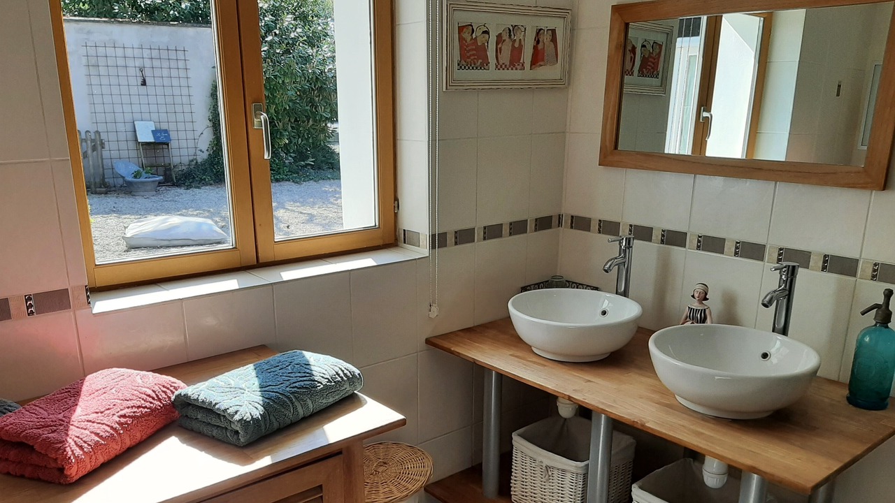 Photo of Bathroom in Carly
