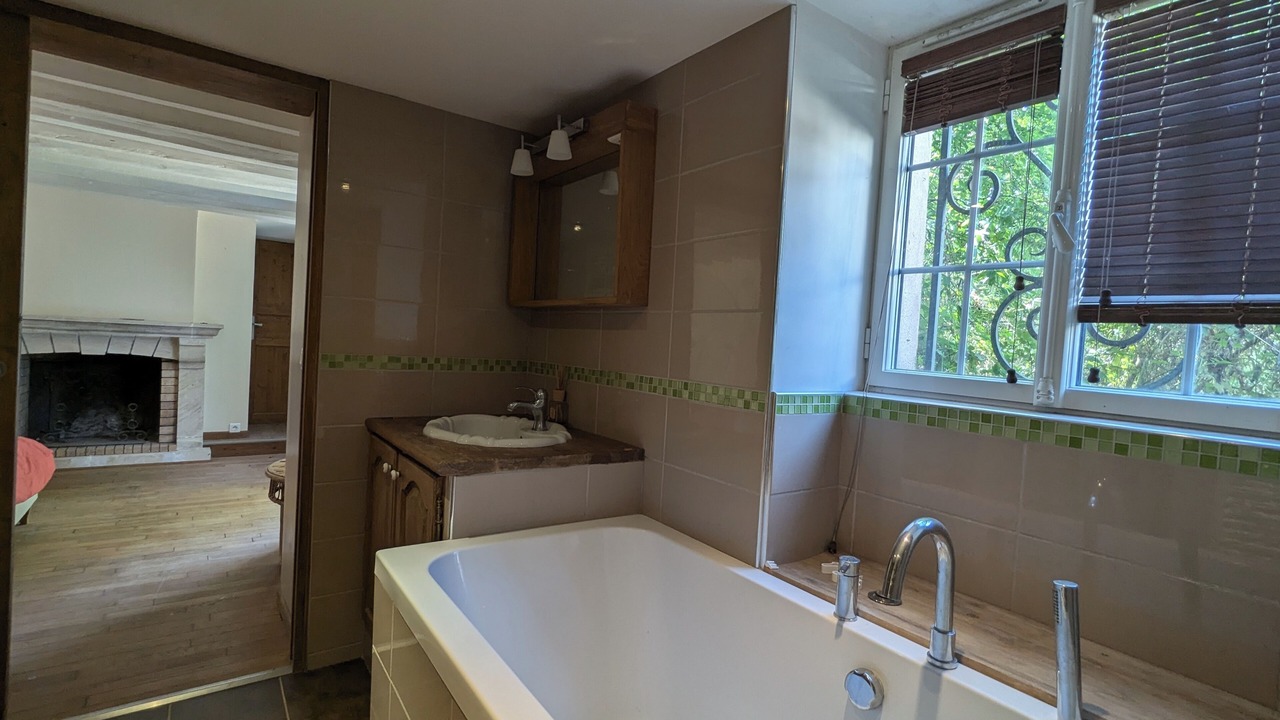 Photo of Bathroom in Villeconin