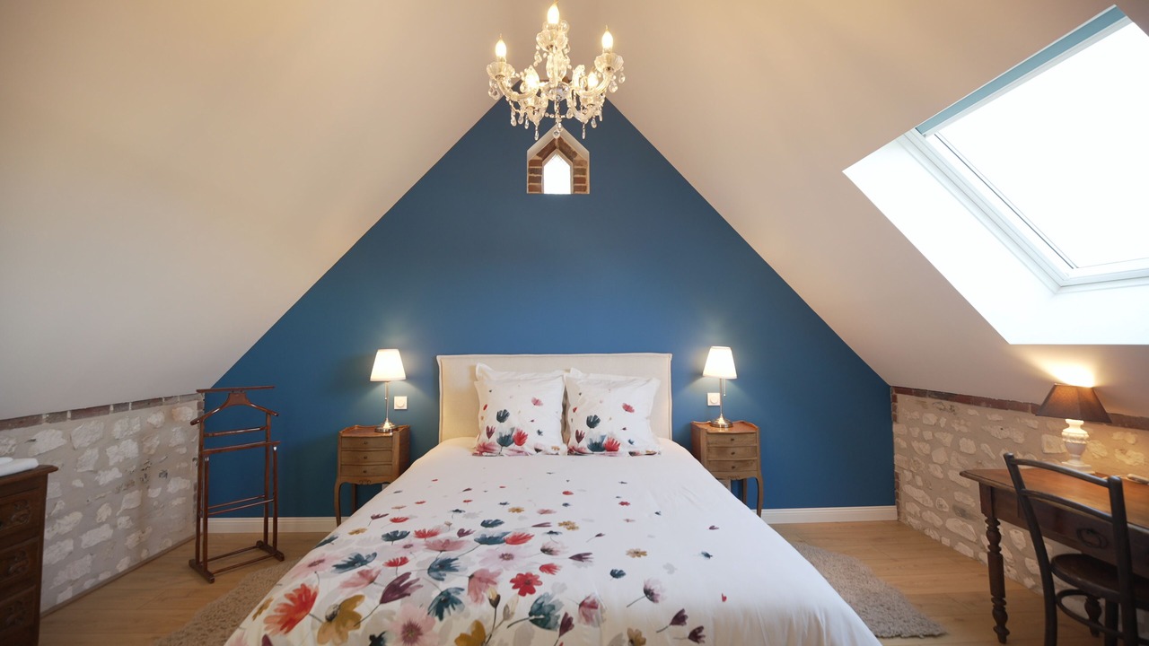 Photo of Bedroom in Poses