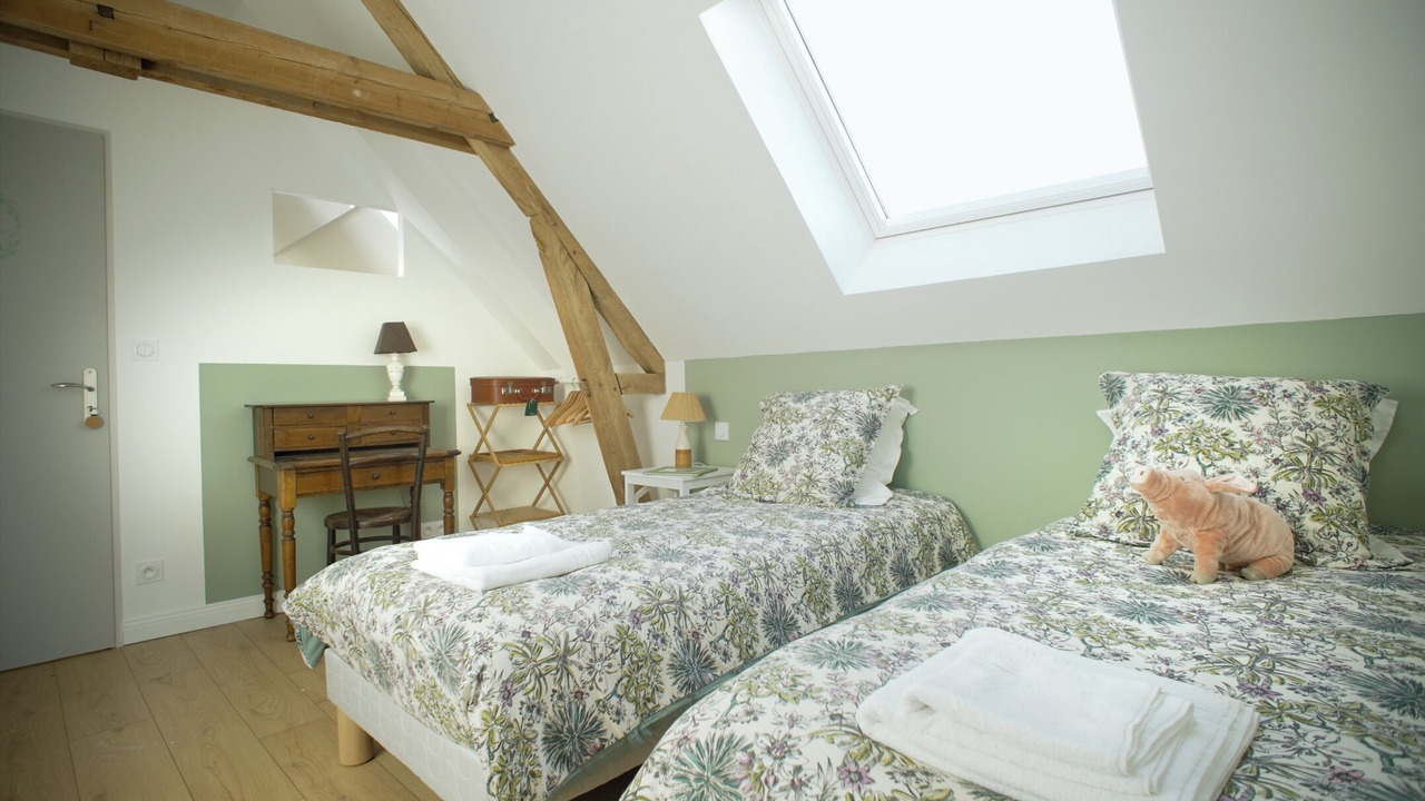 Photo of Bedroom in Poses
