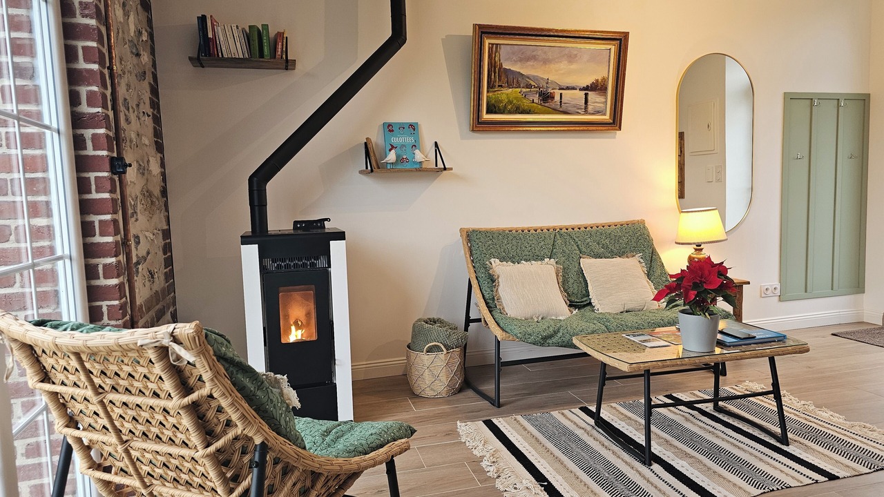 Photo of Livingroom in Poses