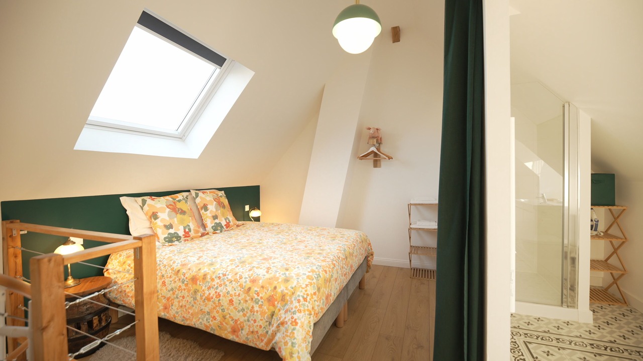 Photo of Bedroom in Poses