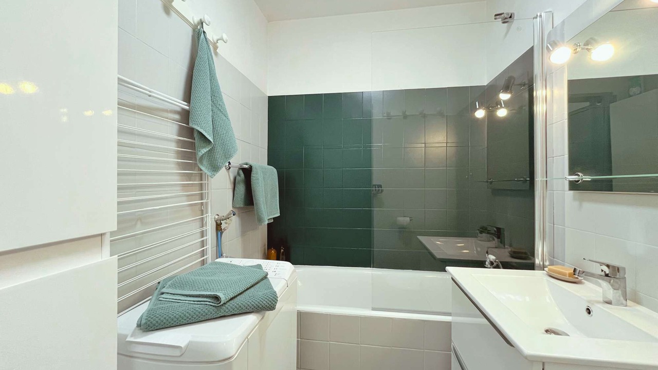 Photo of Bathroom in Margny-les-Compiegne