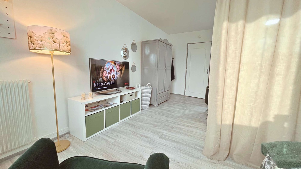 Photo of Livingroom in Margny-les-Compiegne