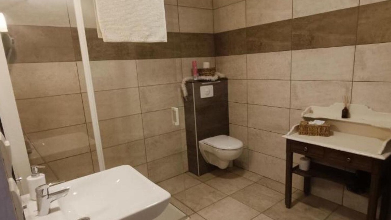 Photo of Bathroom in Armes