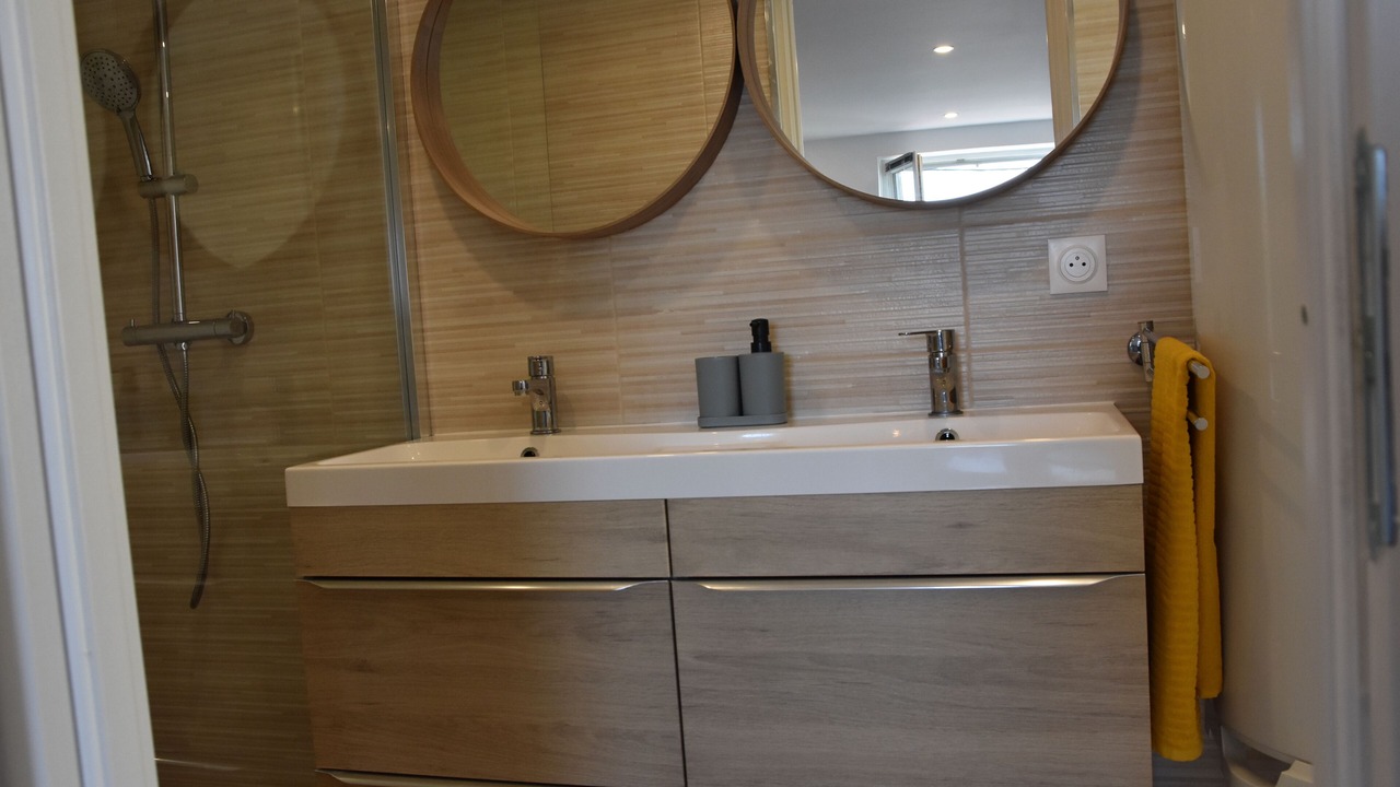 Photo of Bathroom in Manom