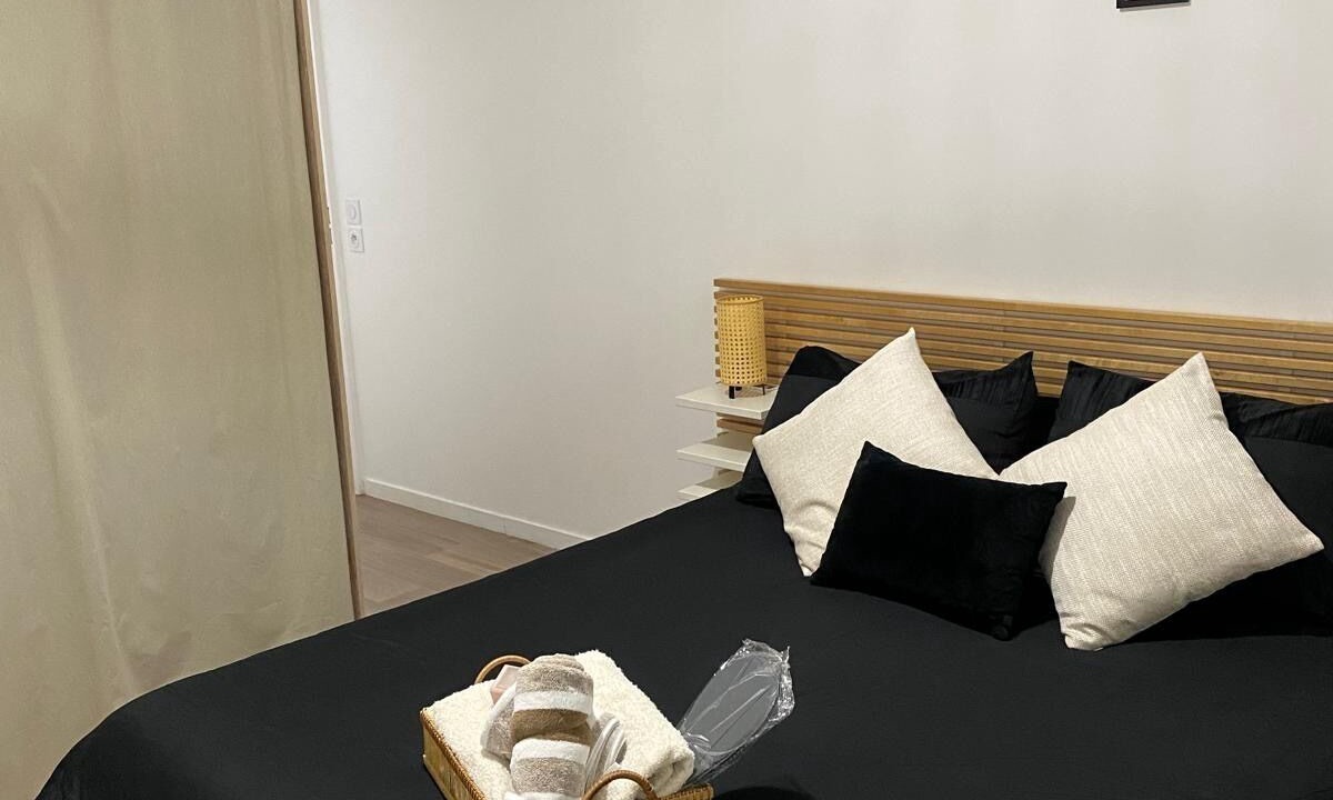 Photo of Bedroom in Villepinte