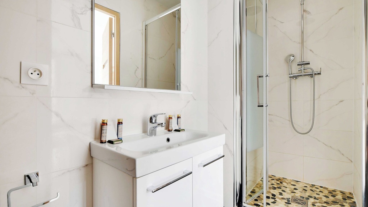 Photo of Bathroom in 19th Arrondissement