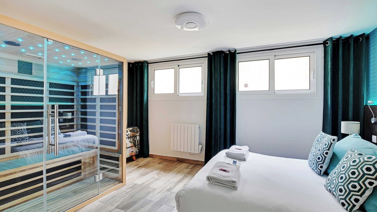 Photo of Bedroom in Orly