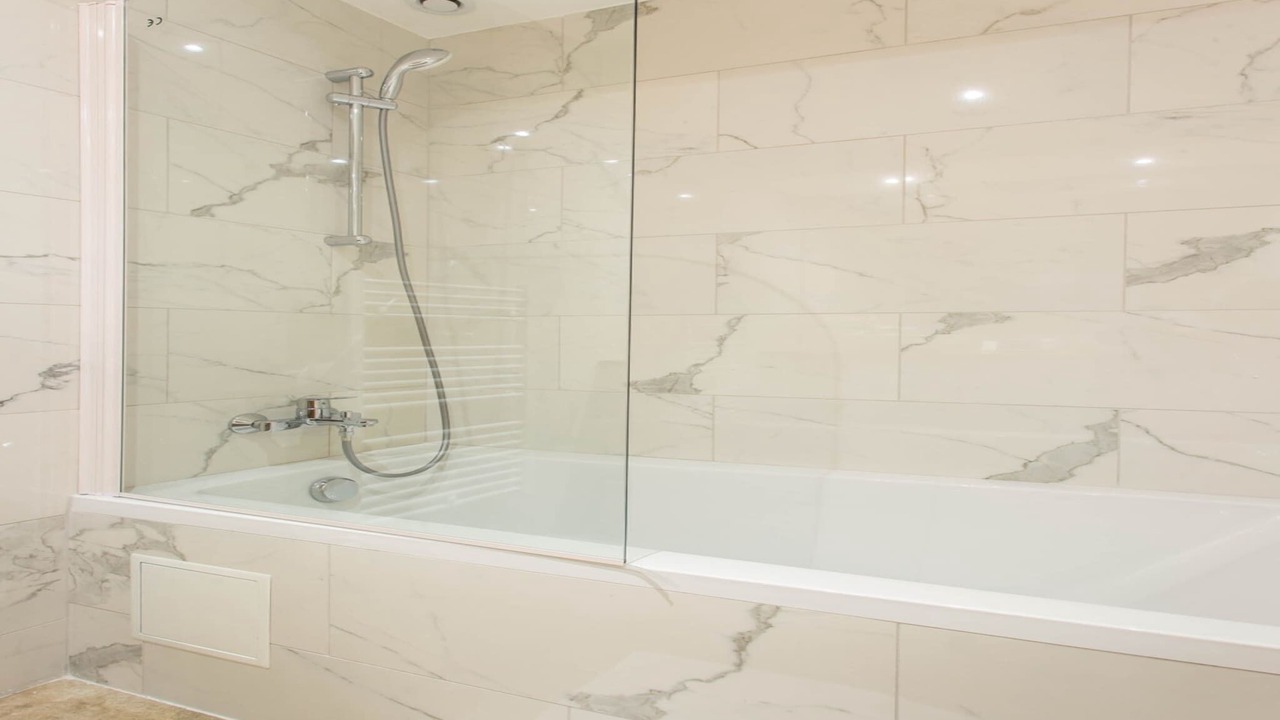 Photo of Bathroom in Quartier Saint-Ambroise