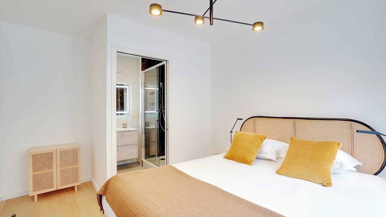 Photo of Bedroom in Levallois-Perret