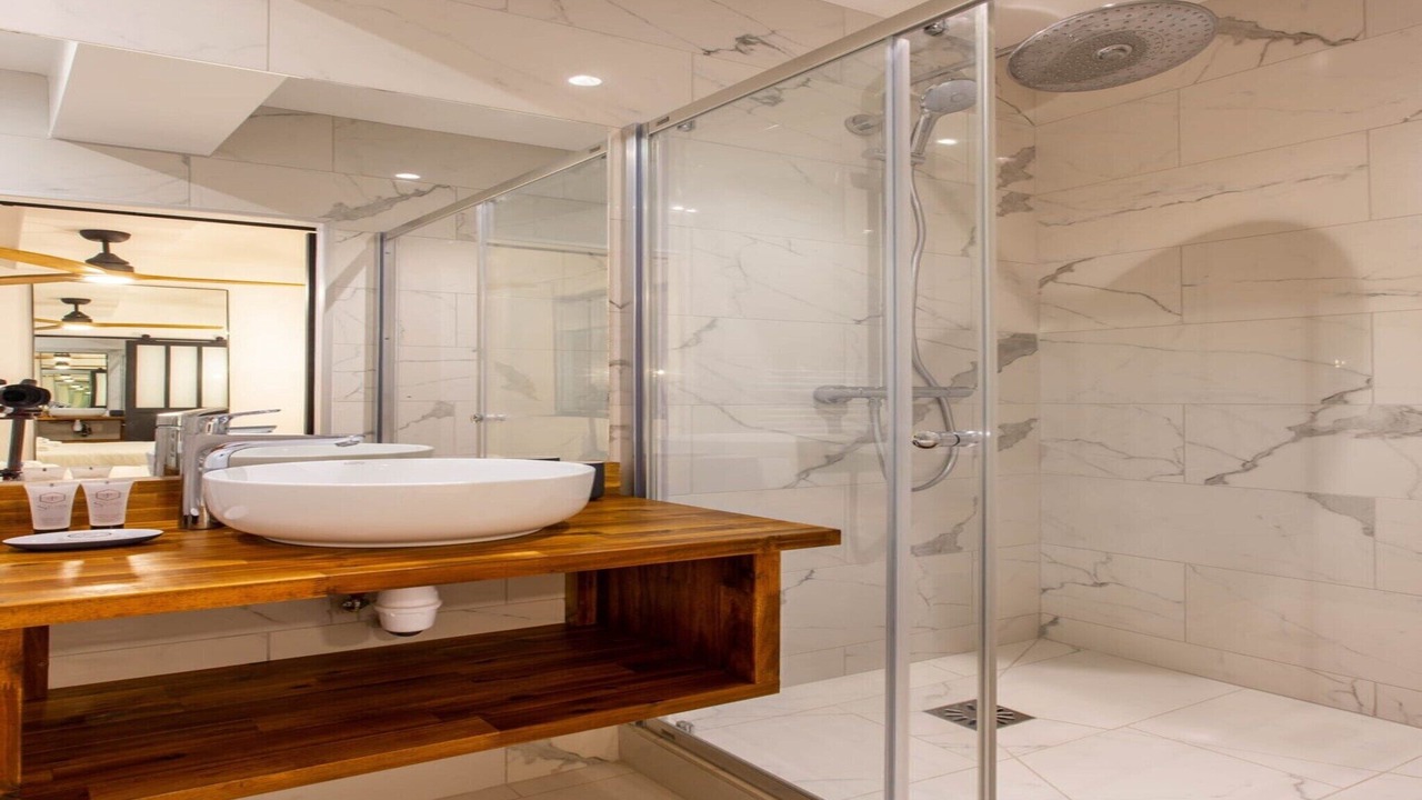Photo of Bathroom in Quartier Saint-Ambroise