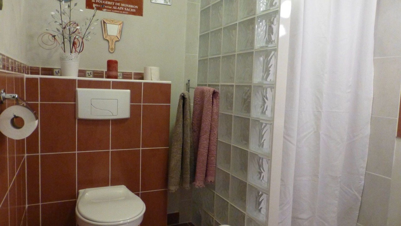 Photo of Bathroom in Dun-sur-Meuse