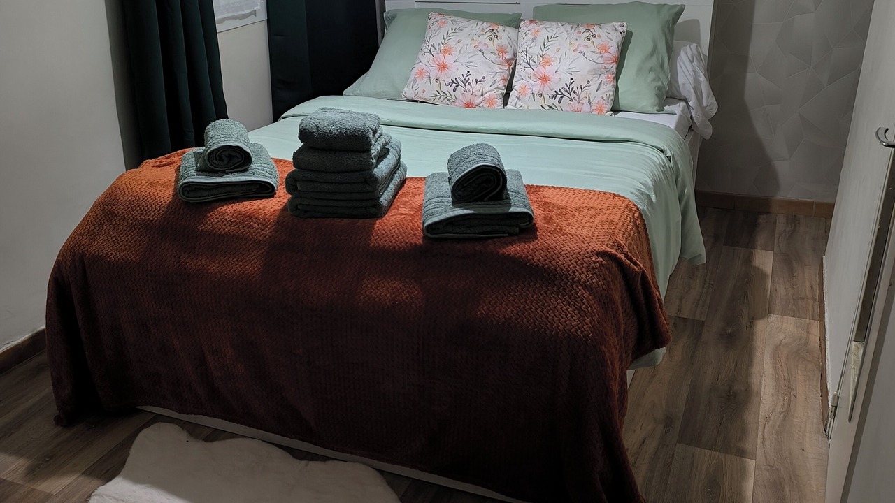 Photo of Bedroom in Stains