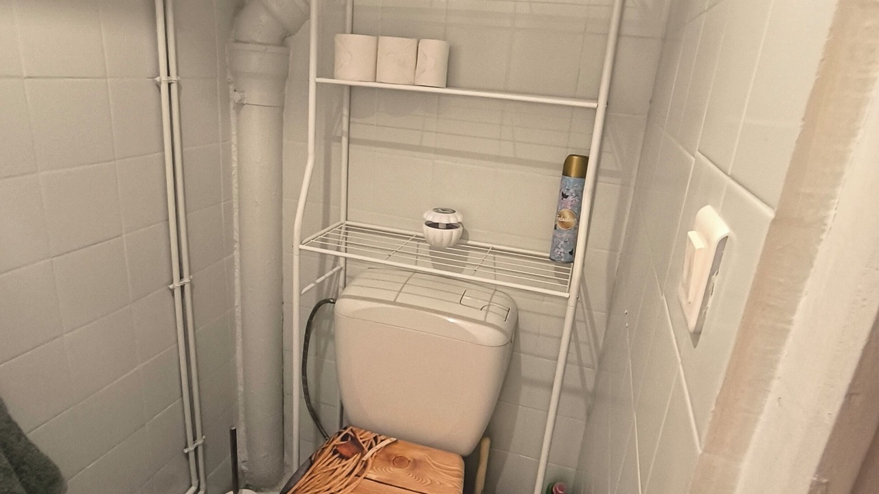 Photo of Bathroom in Stains