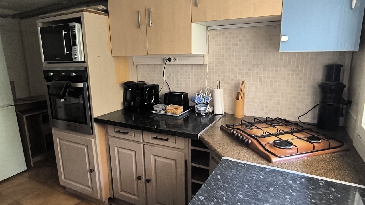 Photo of Kitchen in Stains