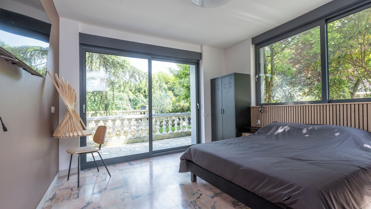 Photo of Bedroom in Louveciennes