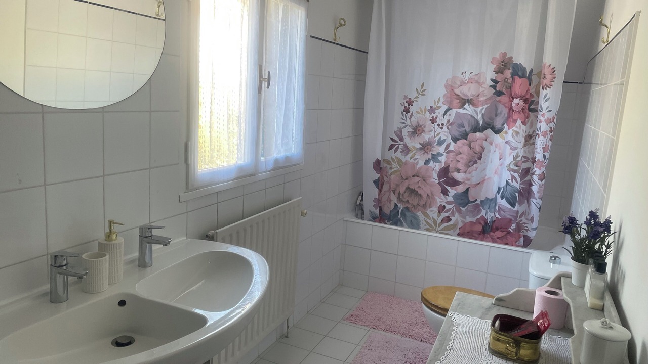 Photo of Bathroom in Saint-Cyr-sur-Morin