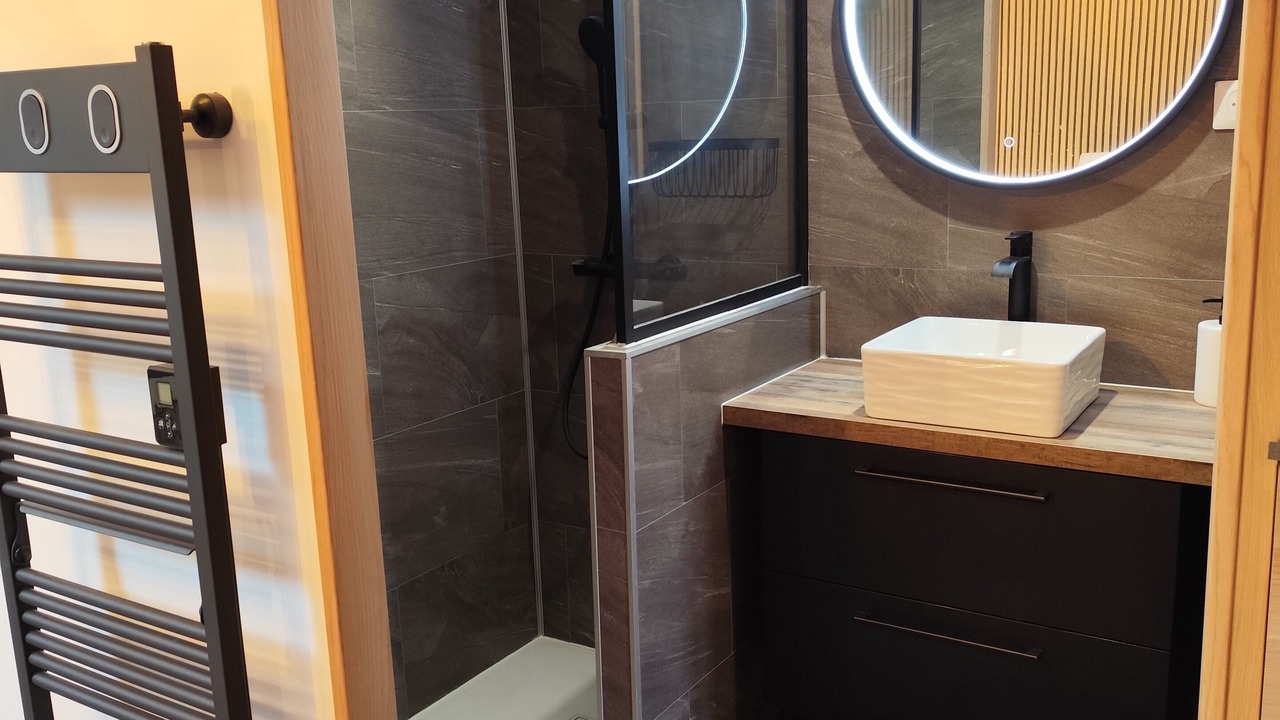 Photo of Bathroom in Tosny