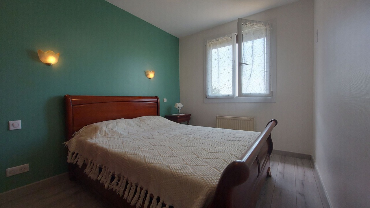 Photo of Bedroom in Saumeray