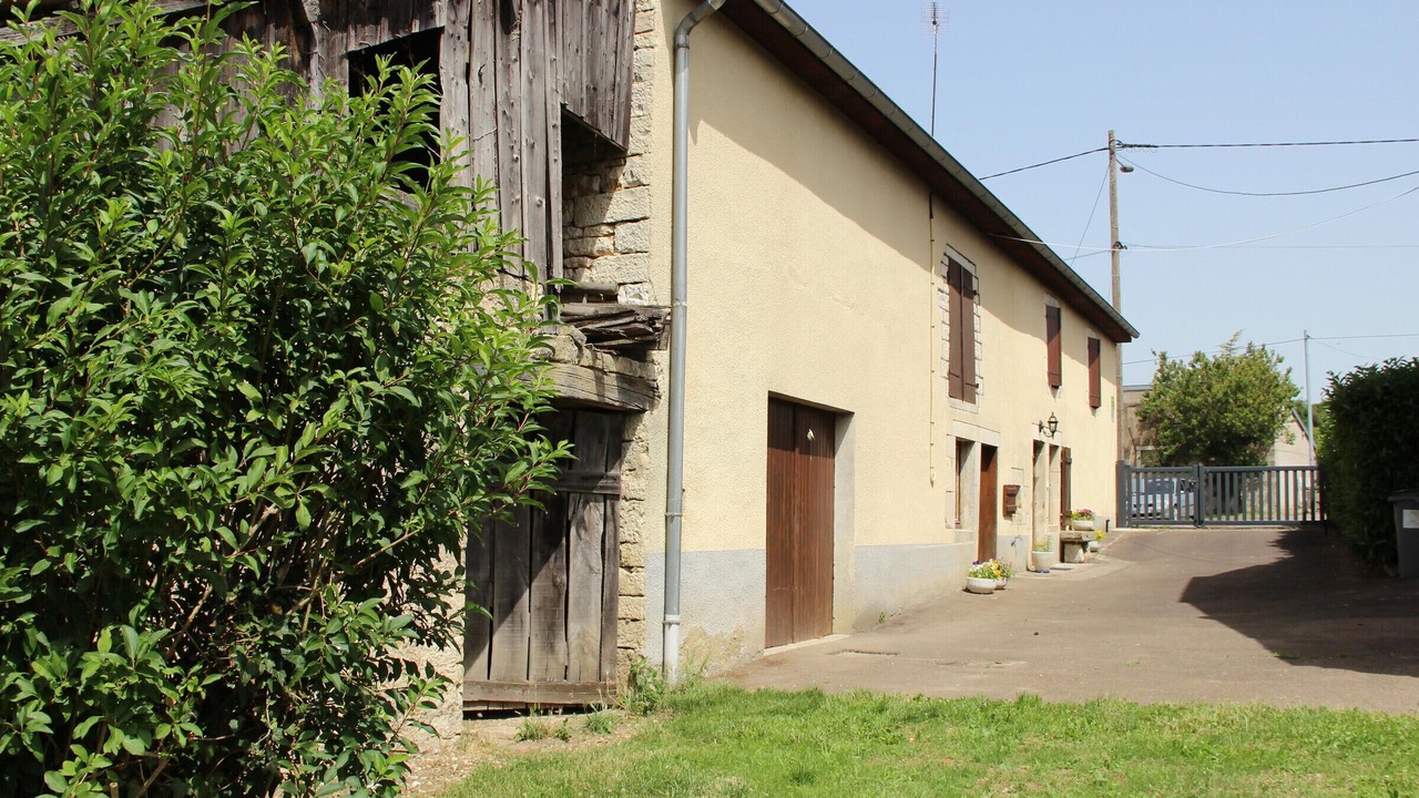 Photo of Outdoor in Gourgeon