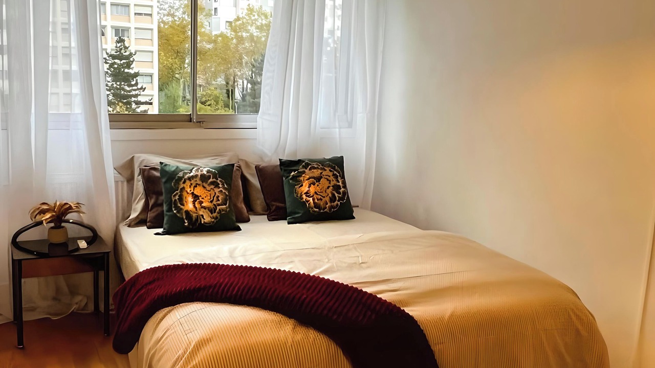 Photo of Bedroom in Colombes